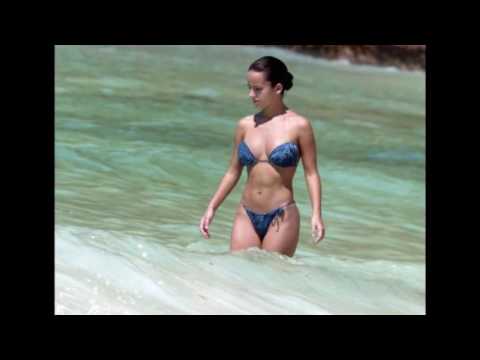 download lagu mp3 mp4 Alizee Bikini, download lagu Alizee Bikini gratis, unduh video klip Alizee Bikini