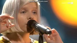 AURORA / HALF THE WORLD AWAY Live@Nobel Concert 2015