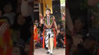 Download lagu RARAS RANI Goyang Sampek bawah jathil cantik #shorts #short mp3