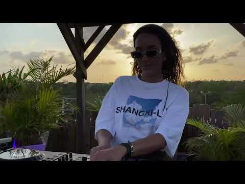 Salomé le Chat | From Disco to Techno | by @EPHIMERATulum