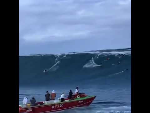 Amazing!!! Biggest wave ever ridden at Teahupoo?