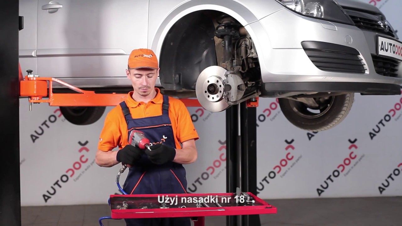 Jak wymienić końcówkę drążka kierowniczego w Opel Astra H Caravan - poradnik naprawy