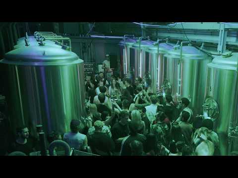 Epic Underground Rave Inside German Brewery [David Löhlein - Snake Selection #4]