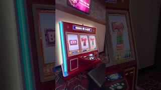 I Played the World’s BIGGEST Slot Machine and WON BIG!