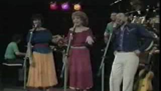 Sharon, Lois &amp; Bram Side By Side Clip