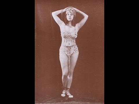 Musidora dans "Les vampires" [épisode : "Les yeux qui fascinent"] (1916) de Louis Feuillade