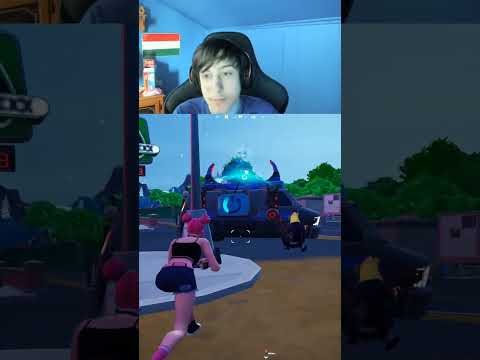 Does he have a monitor?😂 | Peterbot