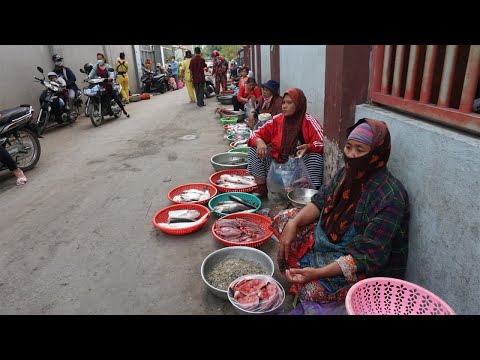 Walk Around Street Food Market@Takhmao Thmey Market - Morning Food Market Scene Near Takhmao River