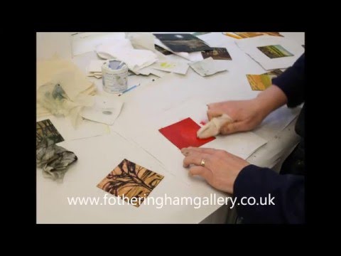 Printmaker Sarah Ross-Thompson demonstrating collograph printmaking @fotheringhamgallery