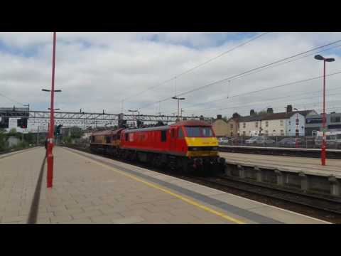 DB Class 90019 "Multimodal" drags Euro cargo rail Class 66022, Stafford
