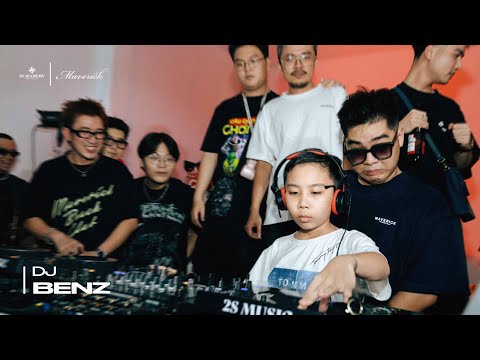 NEON BLOOM #2 l Benz l "Thần đồng" Ngôi Nhà Việt Nam "VINAHOUSE"