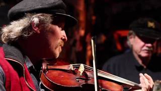 Irish / Scottish fiddle at Heinold's Pub in Oakland, video by Triple Spiral Productions