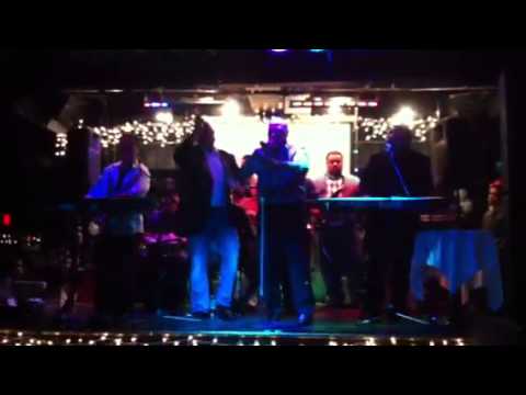 Grupo Algo nuevo caris cafe