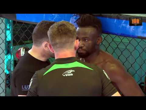CLOSE FIGHT! Denis Frimpong vs. Solomon Simon IÚR 04/06/2022 #mma #irishmma #Ireland #ufc #battle