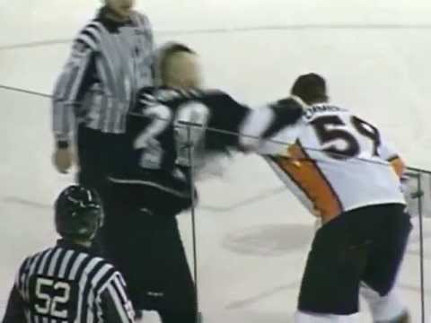 Riley Emmerson vs Justin Sawyer