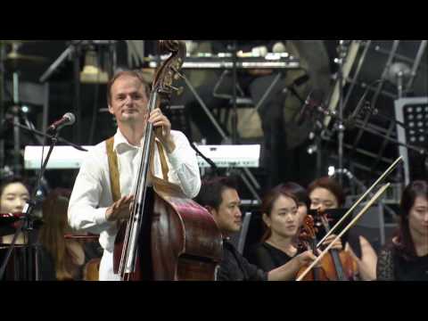 [Klazz Brothers & Cuba Percussion] Mombozart