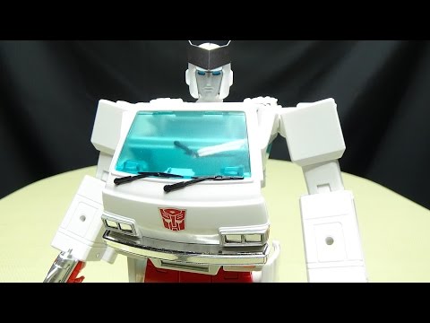 MP-30 Masterpiece RATCHET: EmGo's Transformers Reviews N' Stuff