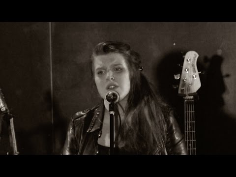 Lucy Ward sings The Band Played Waltzing Matilda