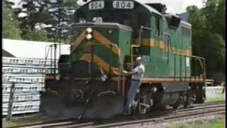 preview picture of video 'Green Mountain Railroad EMD GP9R'