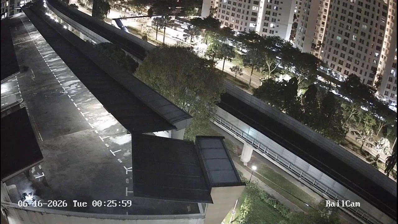 Live webcam view of SMRT Metro Trainspotting at Woodlands