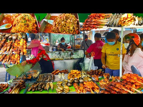 Phnom Penh Street Food - Kinds Of Fast Foods For Sales At Boeung Trabaek Market