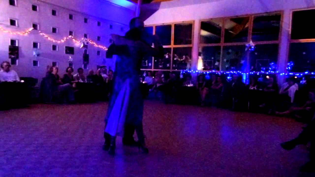 Démonstration d'Erna et Santiago Giachello Décembre 2014 - Tango A Vivre Limoges