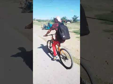 Así se viaja modernamente para tocar changüí en el monte. Perseverancia, El Salvador, Guantánamo.