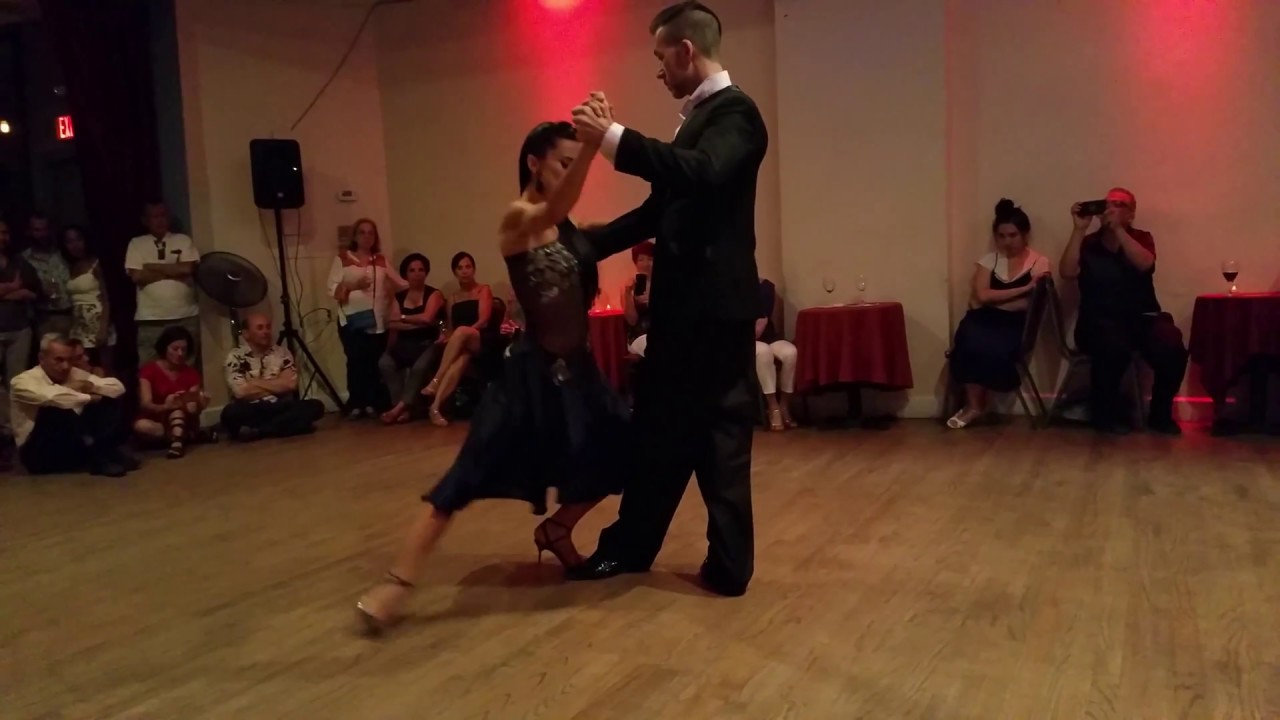 Argentine tango: Paula Duarte & Michael Nadtochi - Amurado