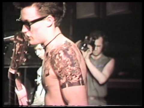 Guana Batz - Zombie Walk (Live at the Nottingham Palais, UK, 1984)