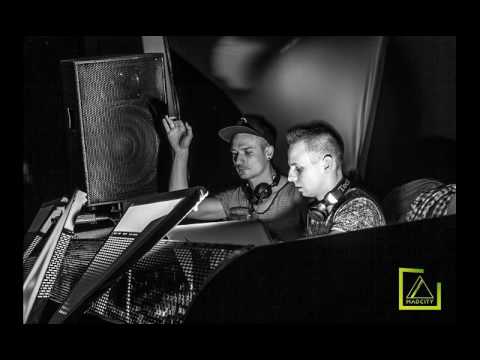 Raul Young (dj set) & HiBoo (live) @ Corvin Bar - Budapest 2017 02 17