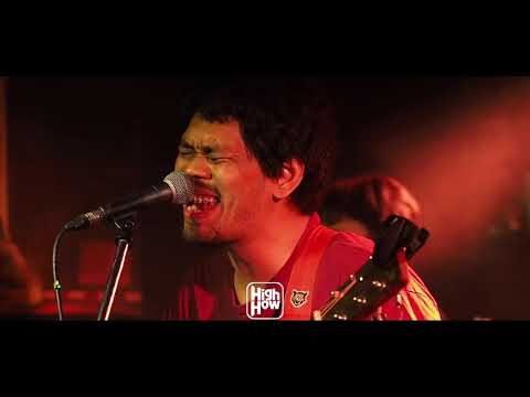 LAIKA - ยังคงรอ (WAIT)  // บริกร COVER @HH_CAFE