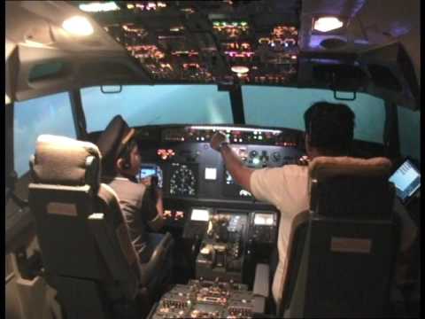 Boeing 737-800 Flight Simulator - Take Off and Landing - Singapore Flight Experience