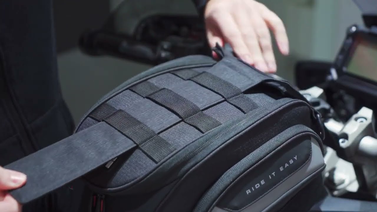 GIVI EASY03 TANKLOCK BAG 16 LTR | VIDEO INSTRUCTION