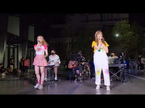 [Fancam] Khem & Pie HatoBito - [cover] ฟ้า @ Siam Square Walking Street