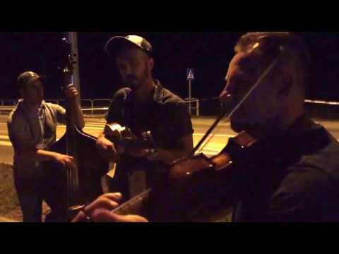 Joshua Aaron, Hajlandery, Katarzyna Wilk: "We're waiting for the bus"