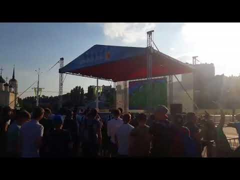 В Воронеже зрители за час до матча заняли всю трибуну на Адмиралтейке