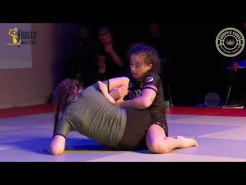 Rosa Walsh v Zara Di Tofano Grapple Queens 2