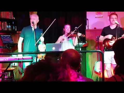 Finnegans irish bar magaluf