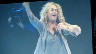 Carole King Sings &quot;I Feel the Earth Move&quot; Live at Boston Garden