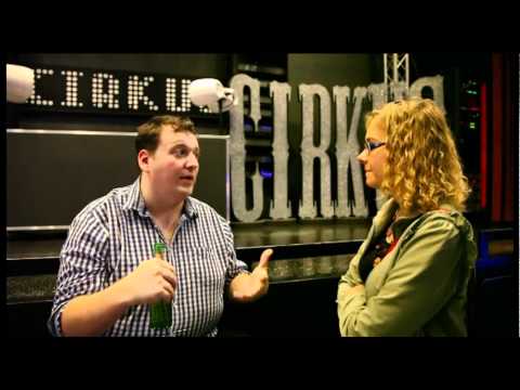 Razbijmo stereotipe- stand up komik Daniel Ryan Spaulding