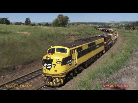 Streamliner locomotive GM10 leading  a 47 and two 49s, followed by a pair of ANs - south - Oct 2013