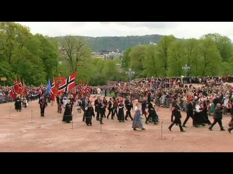 Helgpanelen om svenskarnas trista fester - Nyhetsmorgon (TV4)