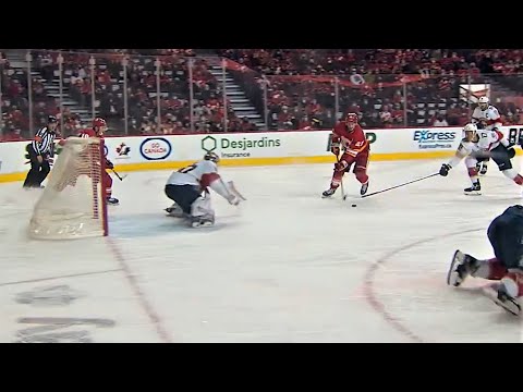 Sean Monahan With his Second Of The Game For The 5-1 Calgary Lead In The Third Frame