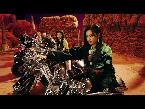 EVERGLOW (에버글로우) Nighty Night MV (Eng Sub)