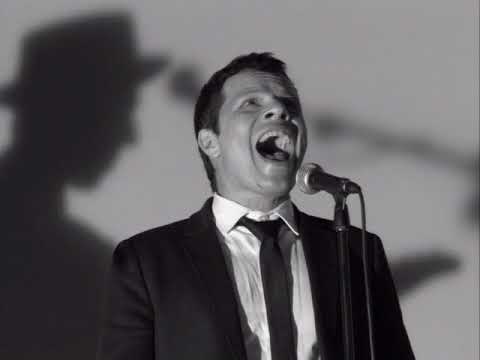 Toni Platão "Amor Meu Grande Amor"  mais um grande clássico da Angela Ro Ro  [Direção Gringo Cardia]