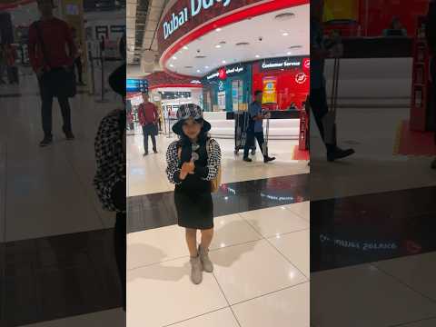 Imi Imi dance at Airport ❤️✨ #dubai #travel #dxb4ever #airport #danceinpublic #imiimi