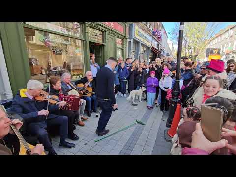 Irish Traditional Dance and Music - Irish Brush Dance in Ballina Co Mayo - The broom dance