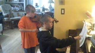 Leo and Jude performing Spiegel im Spiegel