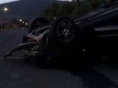 Felborult egy Renault Kisgyőrnél - boon.hu