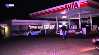 preview picture of video 'Zwarte Piet met honkbalknuppel overvalt tankstation Borne, medewerker gewond'